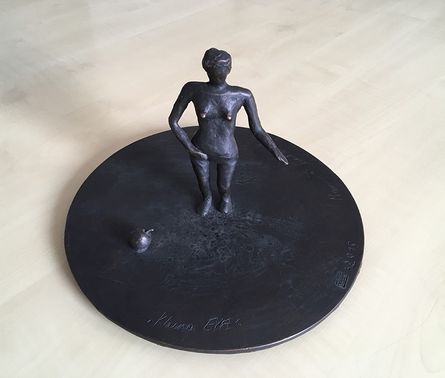 Die „kleine Eva“, von Marco Szedenik, Bronze patiniert